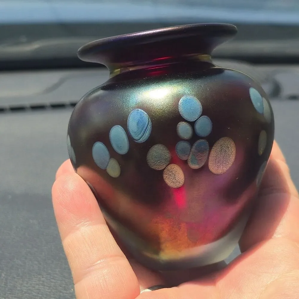 Stunning Iridescent Metallic Oil Spot Art Glass Vase Artist Signed Vintage 3" - Picture 4 of 16